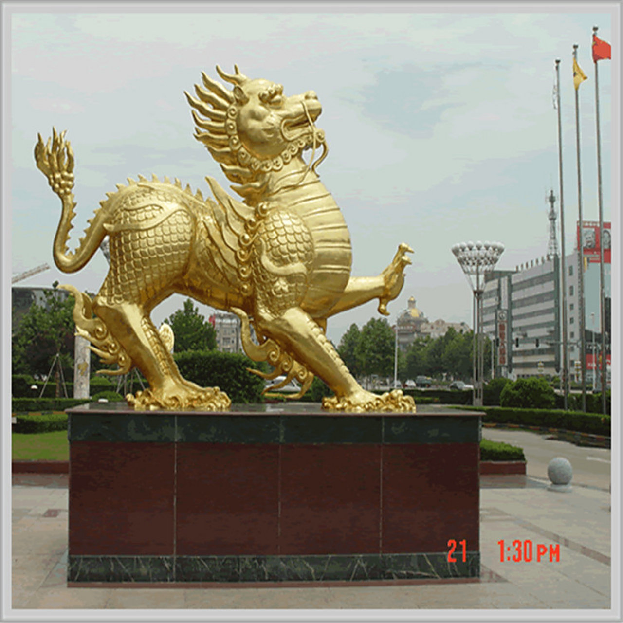 铜麒麟是古代神话传说中的一种灵兽,通常被认为能够避邪,招财,化煞