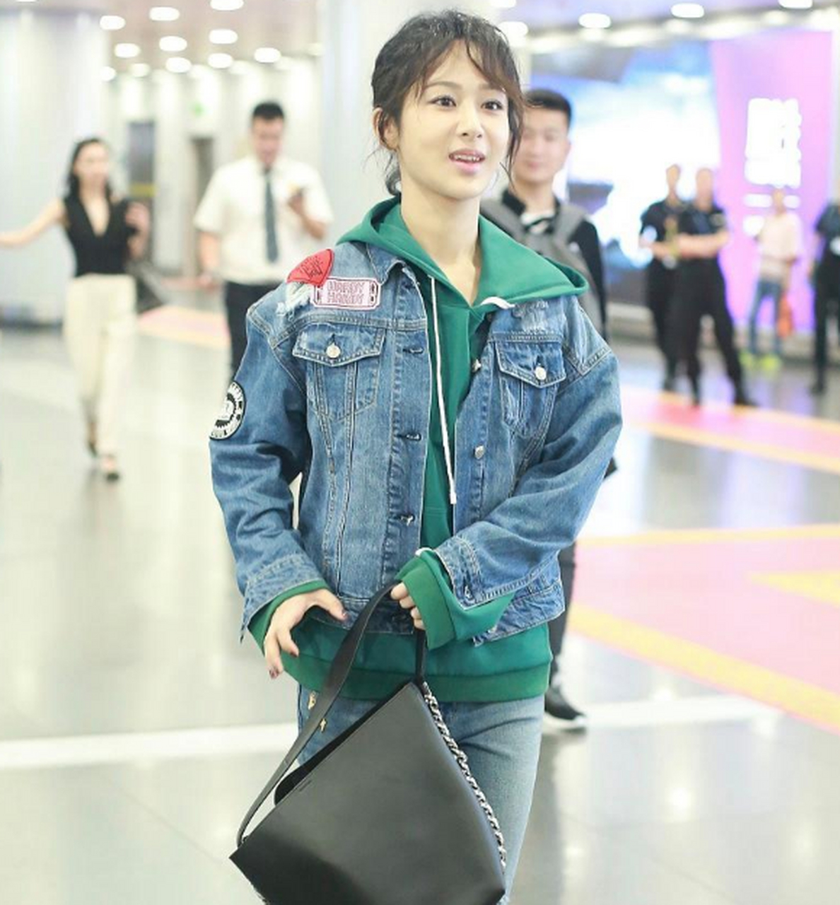 现实生活中的杨紫,自带可爱气质,笑起来真的很甜.