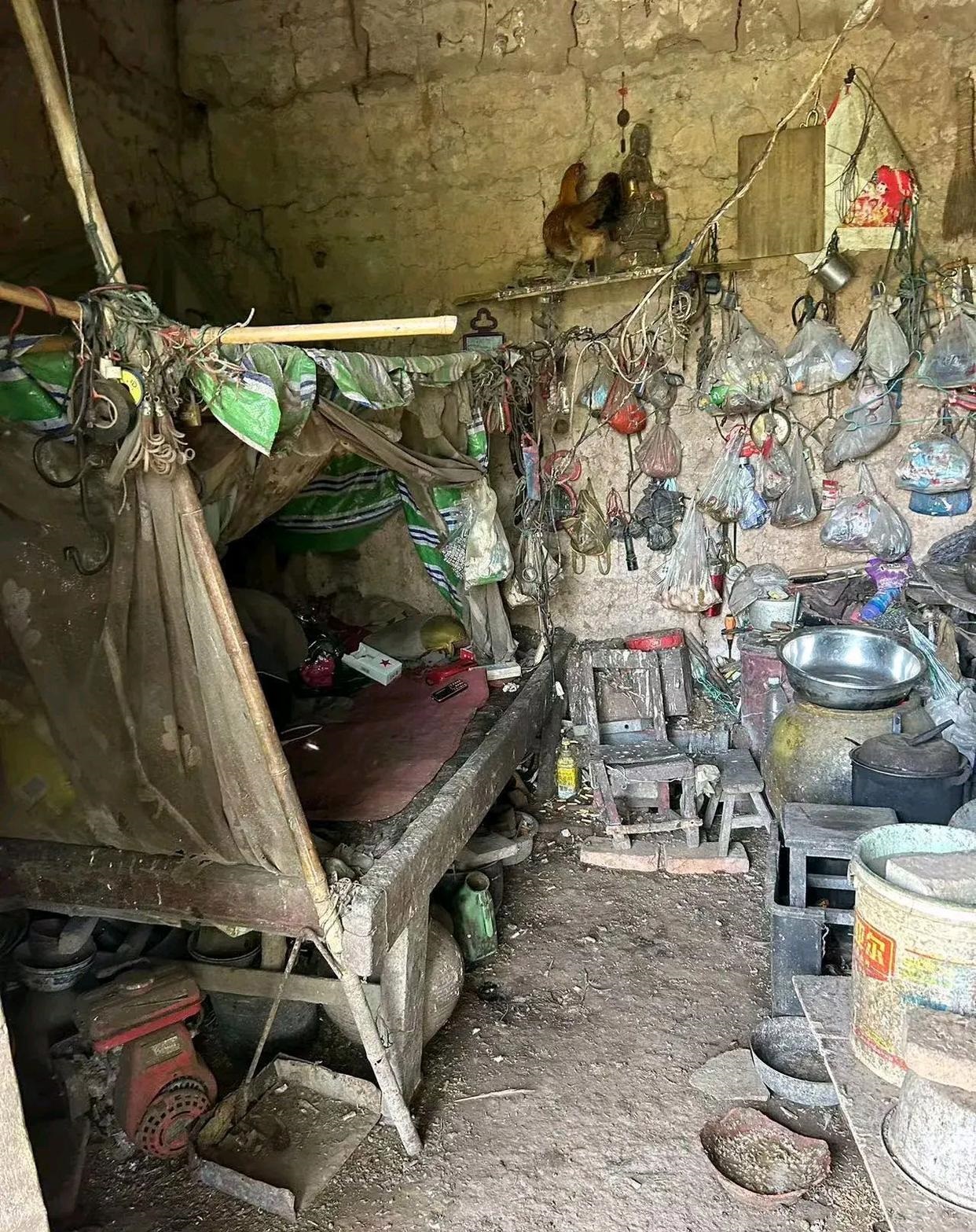 穷不是你的错,但把房子搞得这么乱就是你的不对