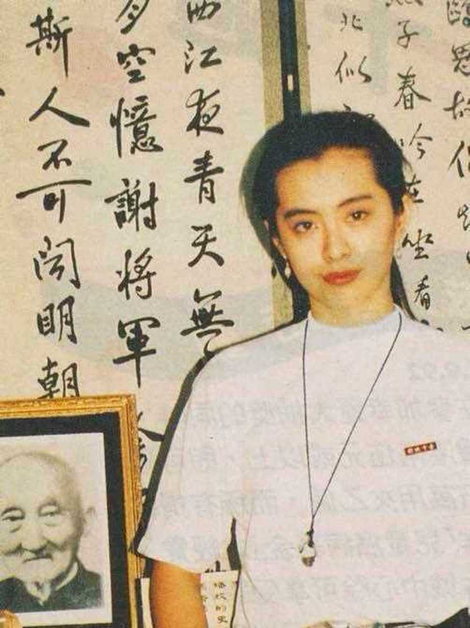 1992年,王祖贤回老家安徽舒城祭祖,她的曾祖父王仁峰,是中国近代民主