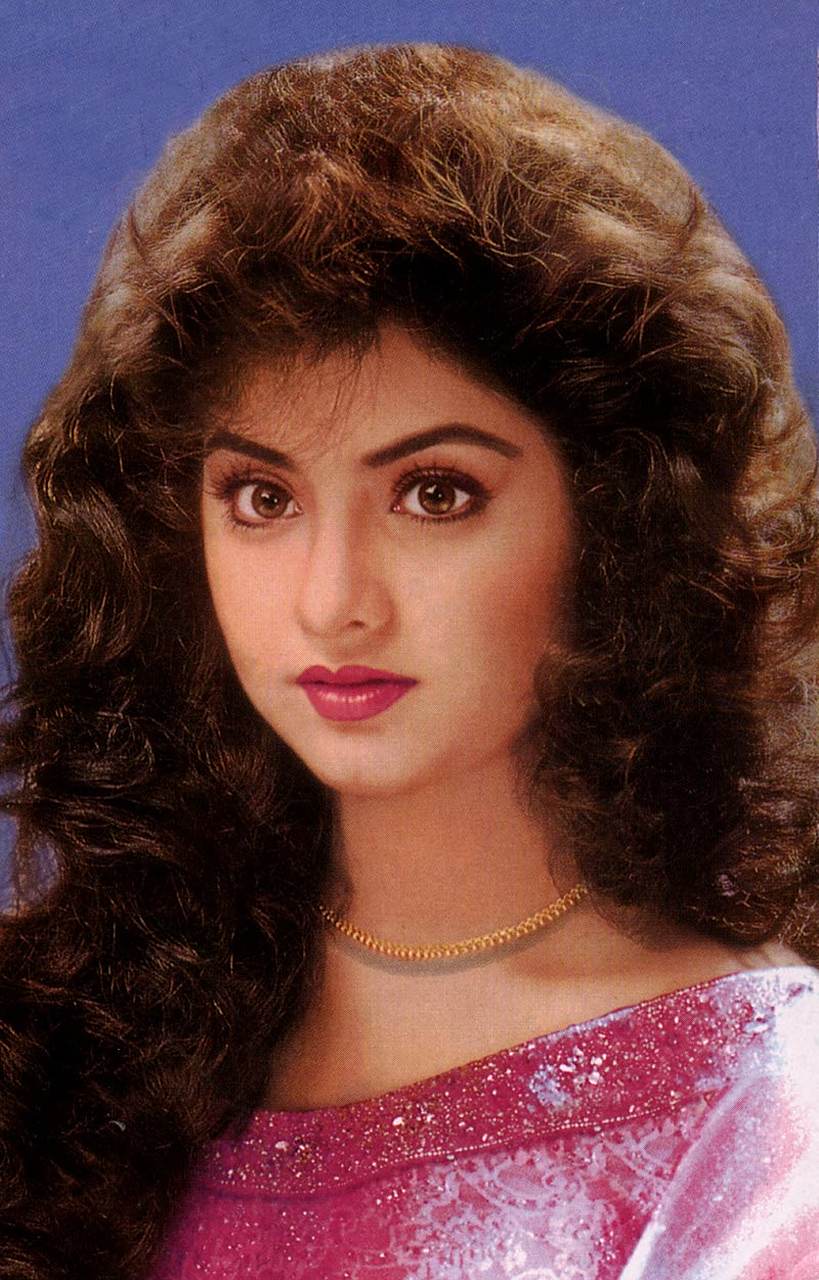 印度低种姓出身的超级美女明星,迪维亚·巴拉提divya bharti, 1974年2