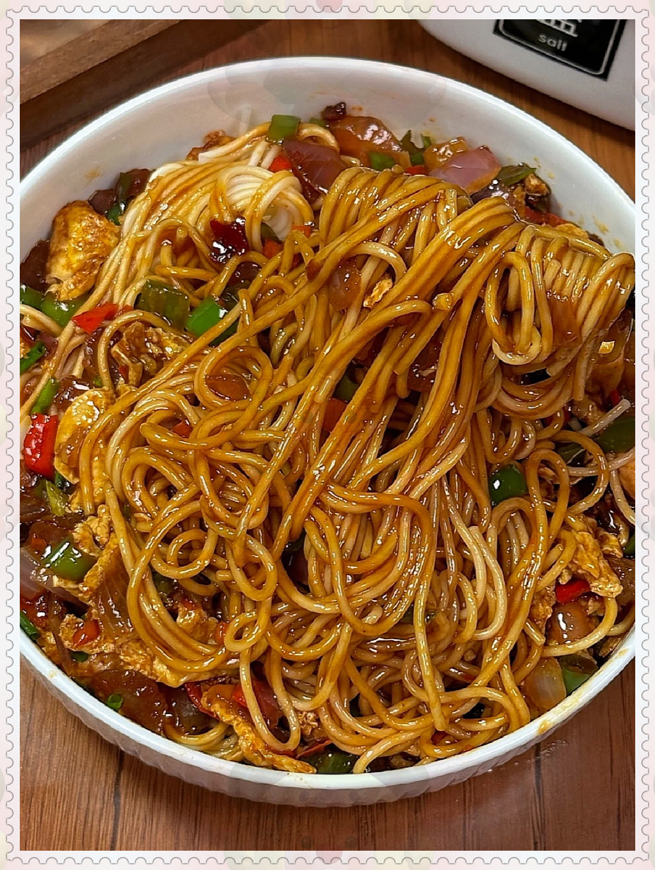 洋葱鸡蛋拌面 饭后的时.@小艺的时尚日记啊的动态
