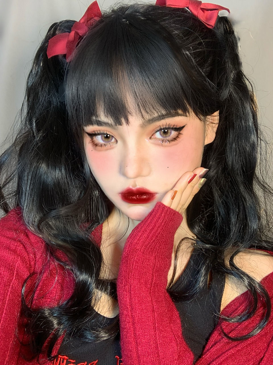 圣诞小魔女妆容秋冬氛围感妆容上下大眼 又来分享圣诞妆容啦 我觉得