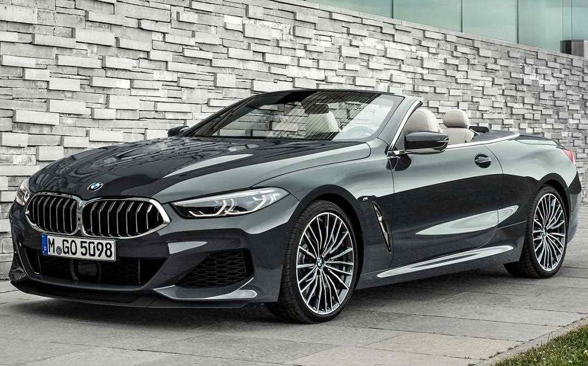 宝马8系是一款大型轿跑车,有三种车型供选择双门硬顶四门硬顶和双门