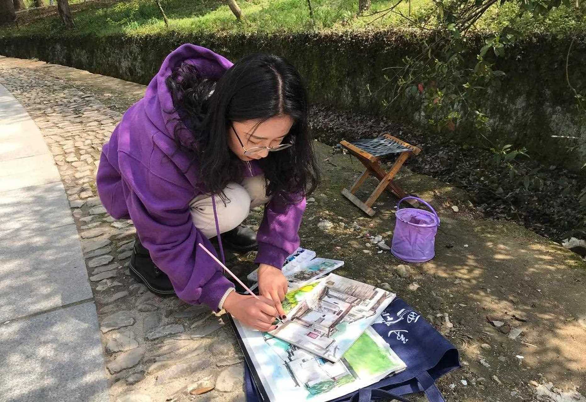 我人生中第一次买画,她人生中第一次卖画,她来自广州,我来自浙江,我们