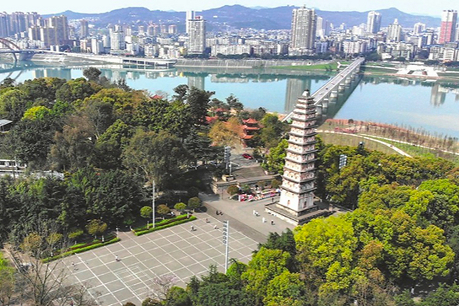 南充市隐藏的宝藏,白塔公园  南充市白塔公园,位于环塔路112号的它,与