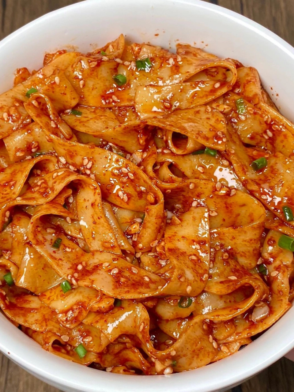 今天来个油泼饺子皮09,没想到吧,饺子还能这样吃[啊],简单又好吃!