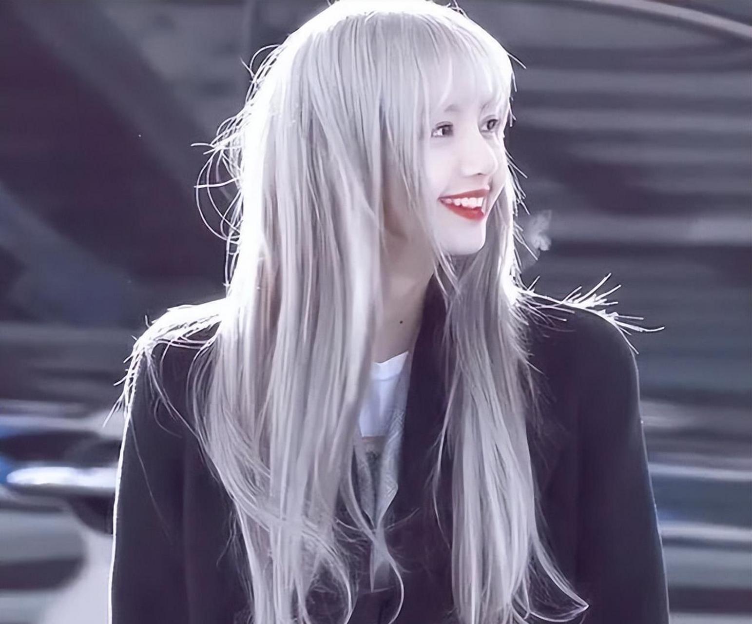 lisa的银发造型 lisa的银发造型