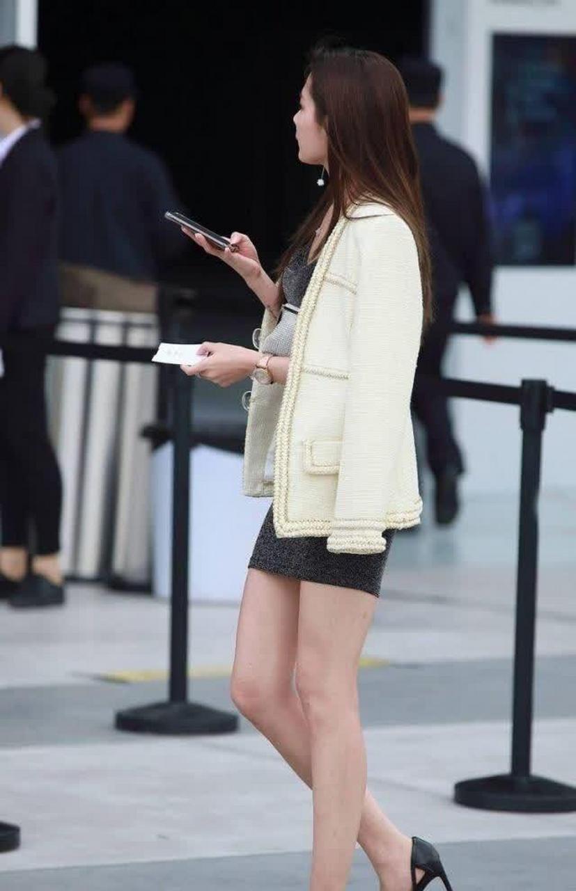 美不美看大腿,这样大长腿的小姐姐是你的菜吗