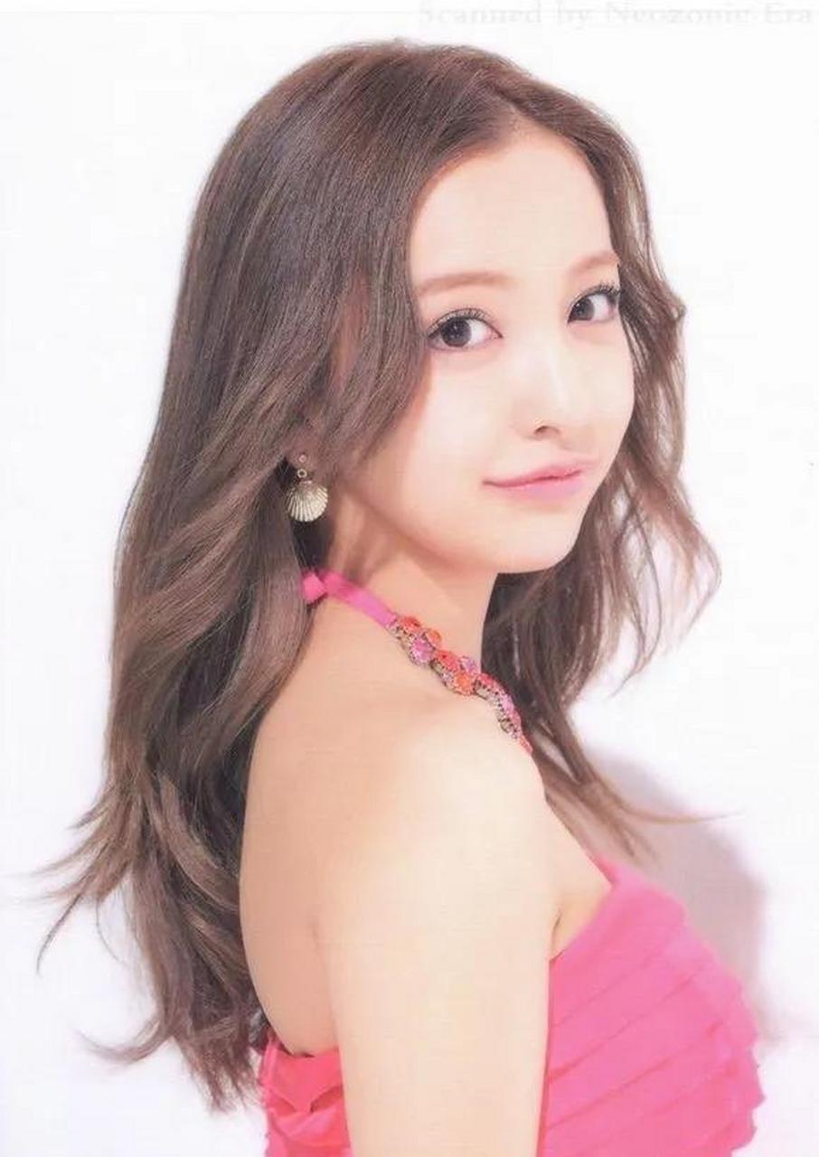 板野友美具有女神般的歌喉