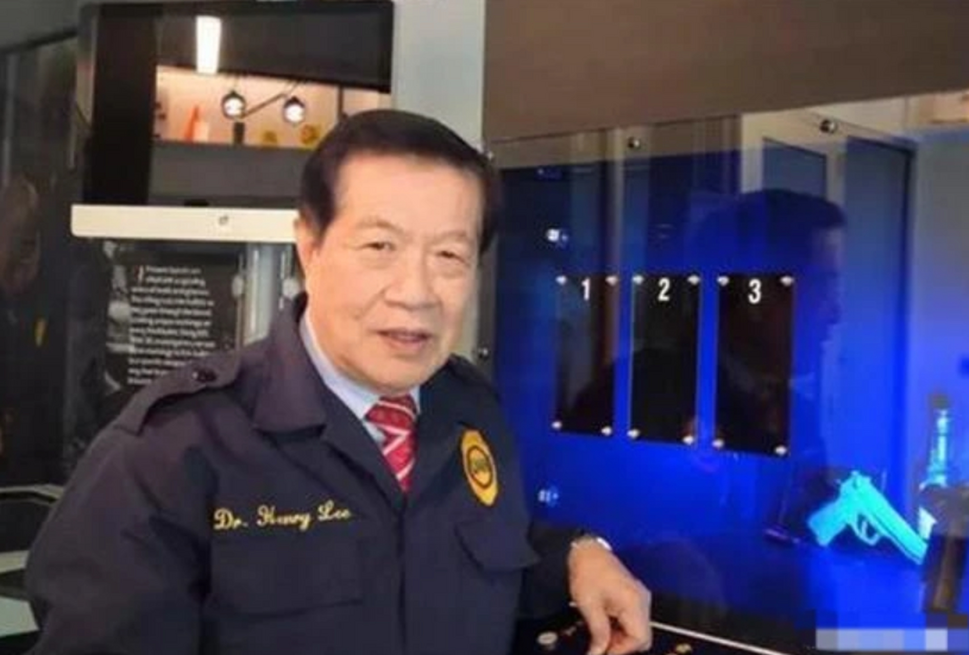 李昌钰破获了碎木机疑案,记者问道:"李博士,您破获这个疑案的时候