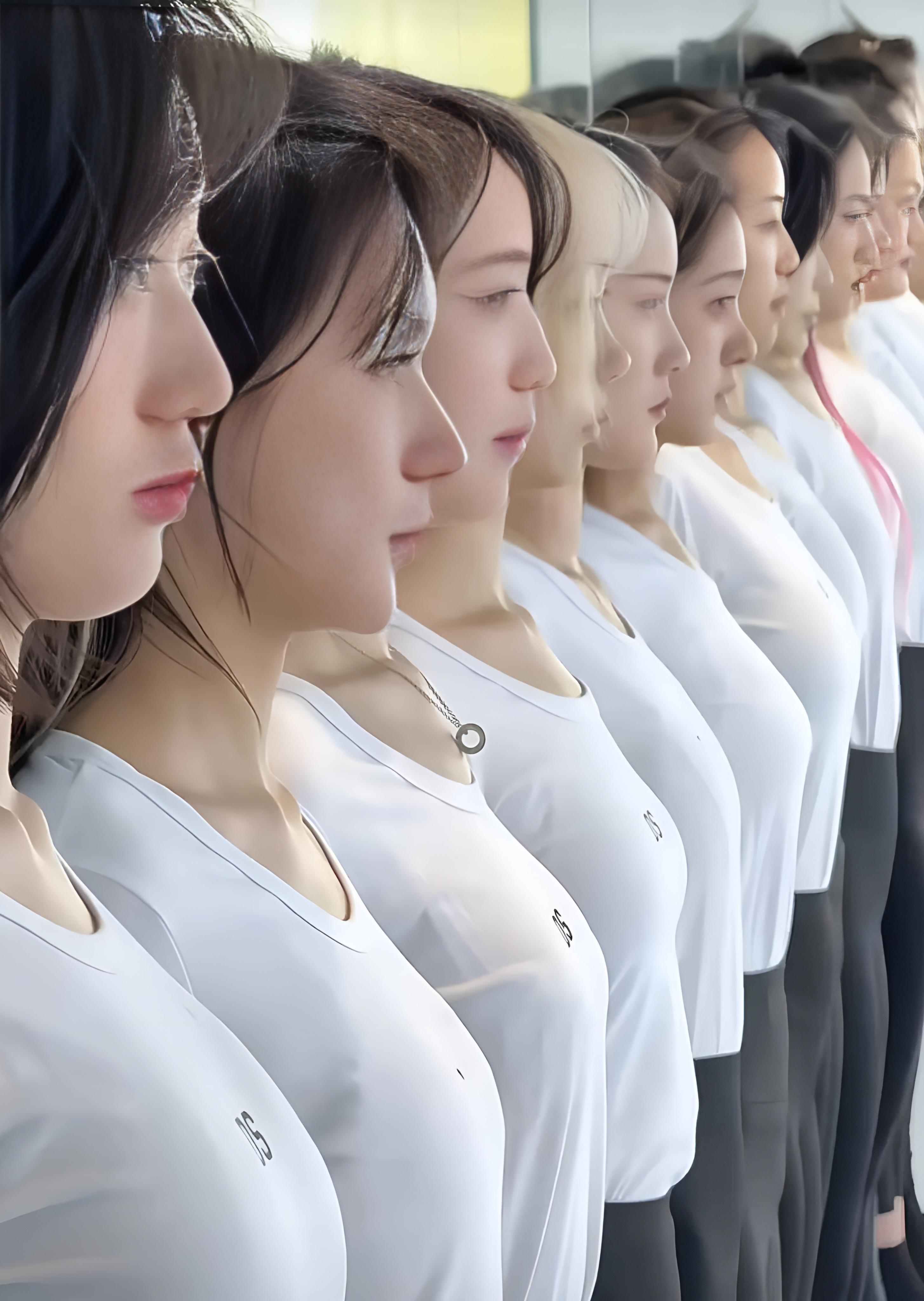就图中的美女侧脸你能看出哪个才
