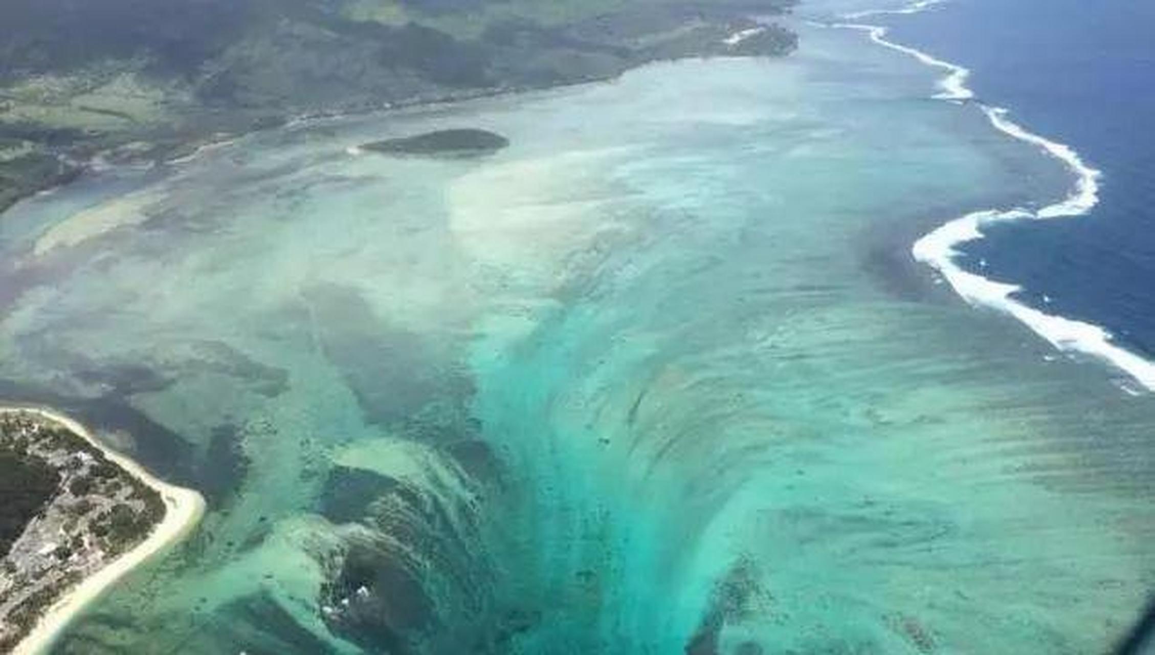 海底瀑布(海底瀑布形成原因)