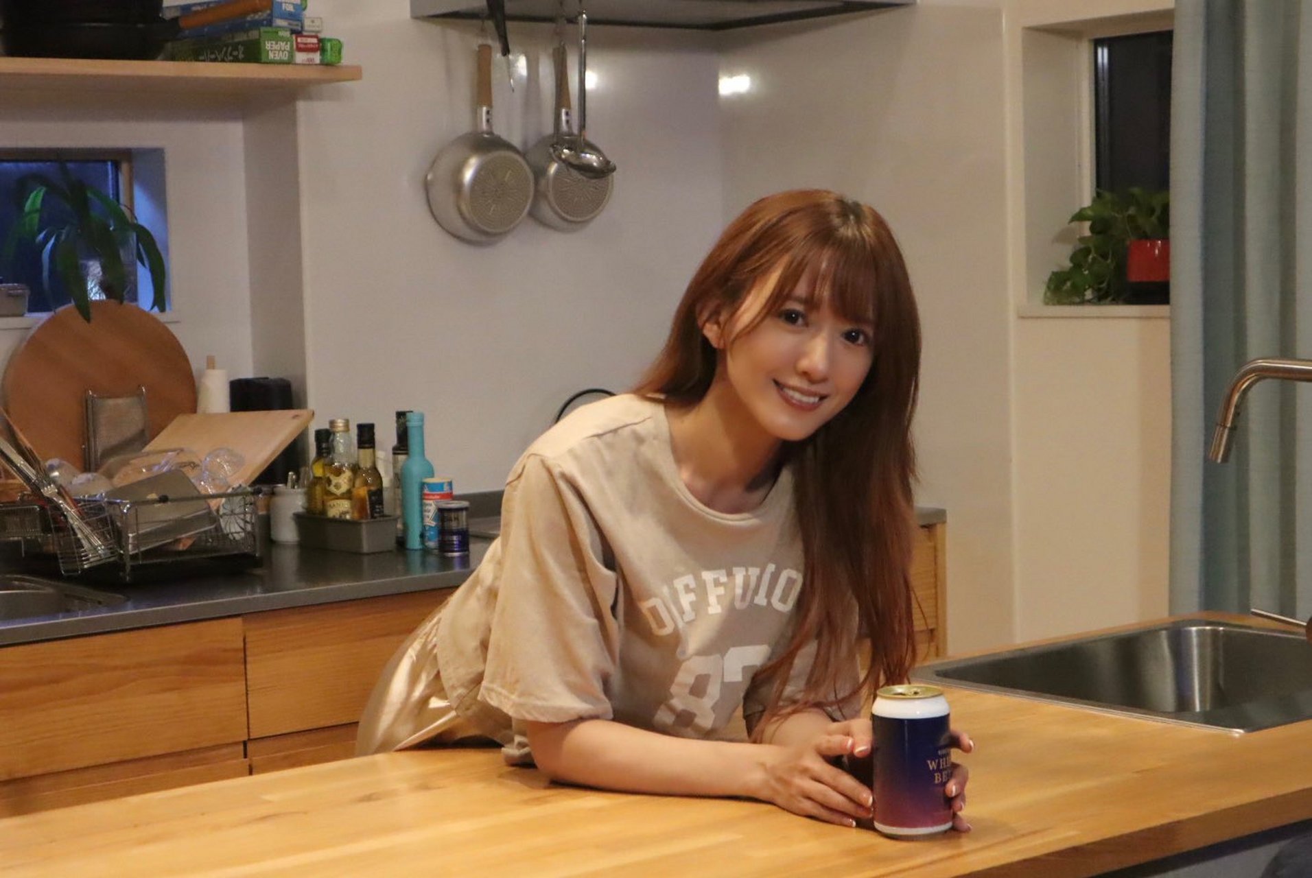 小厨娘希岛爱理,猜猜今天做什么饭?