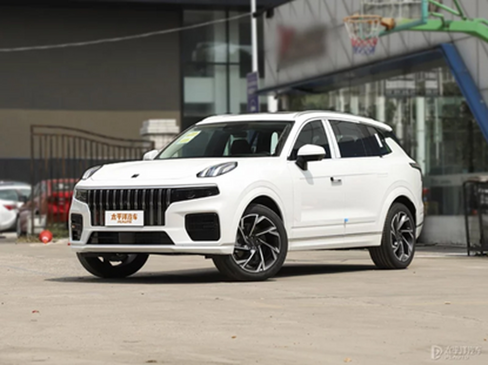 领克09大五座版预告图发布,个性前脸迎来大改,将于6月15日上市 1,该车