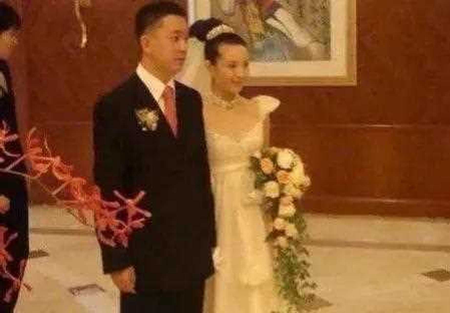 年,潘粤明和董洁结婚时的照片