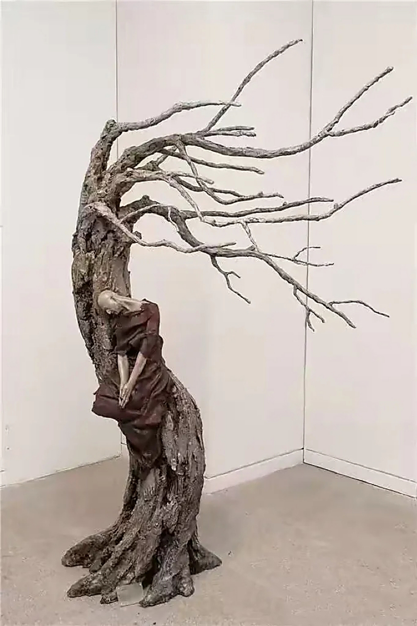 徐锦江首先想到的是他粗犷豪放的鳌拜风格,他除了是一个优秀的演员