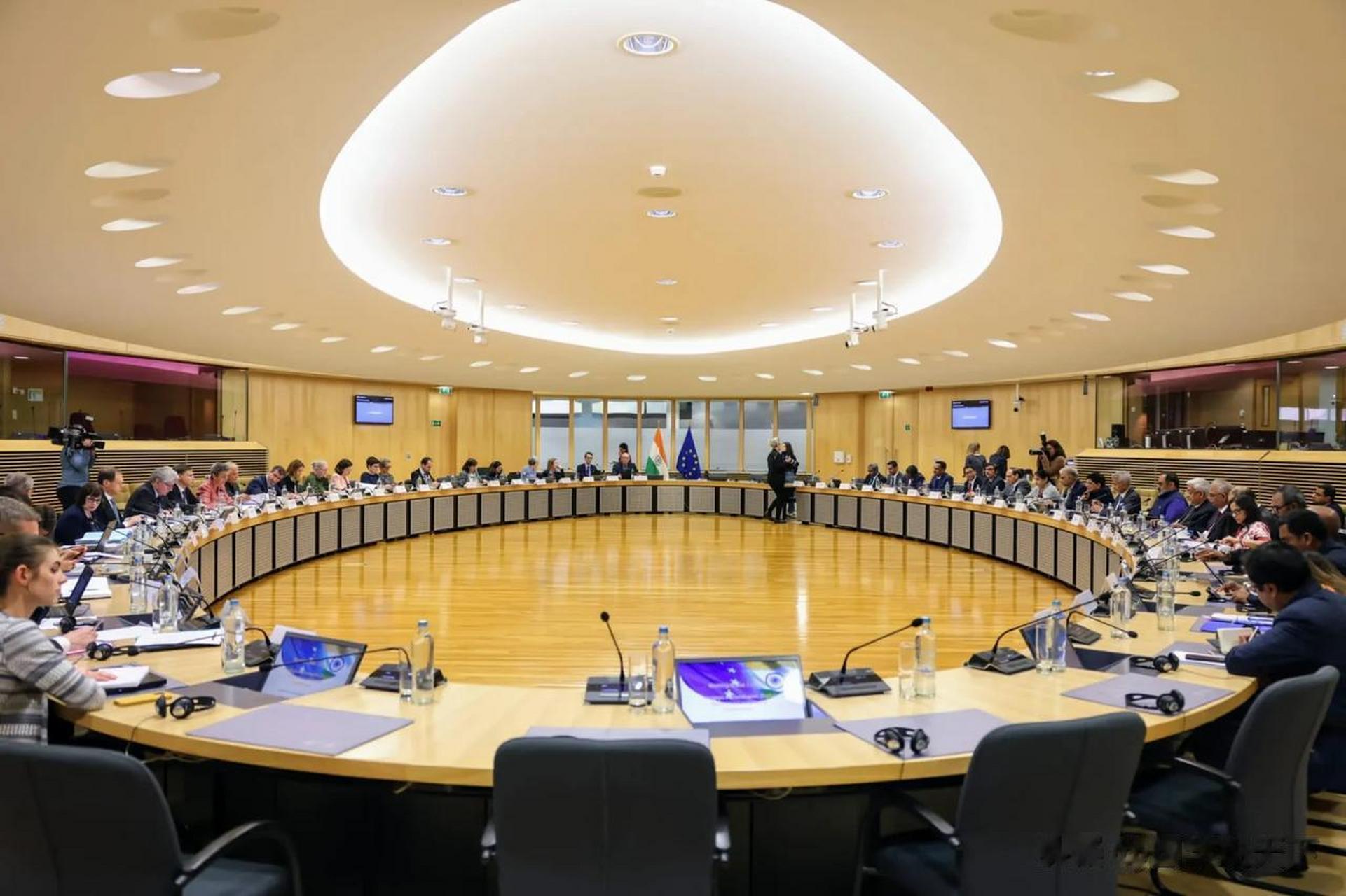 欧洲委员会18年以来举行首次峰会想,决定建立一份关于乌克兰战争损失