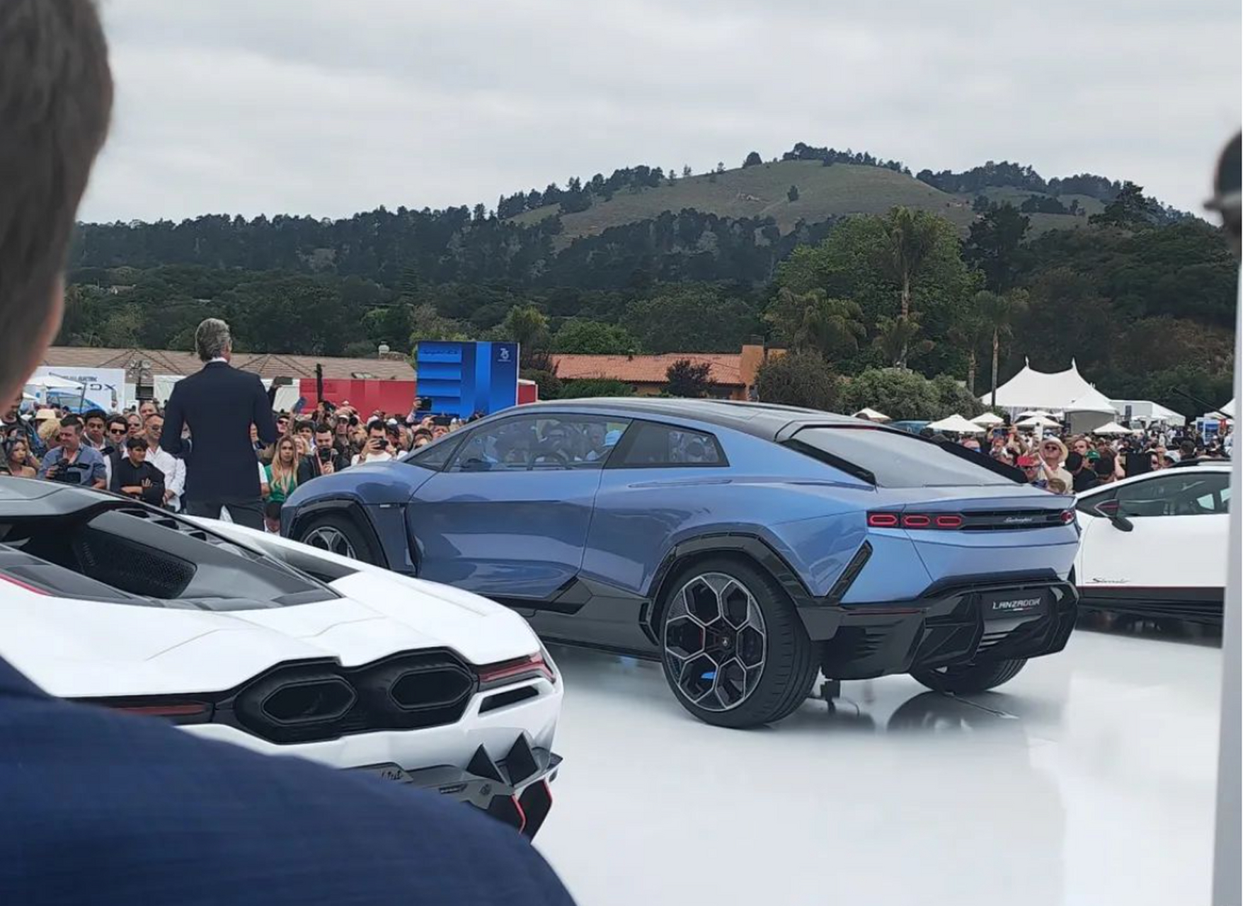 兰博基尼首款纯电动车lanzador在蒙特雷汽车周上首发亮相,采用2 2布局