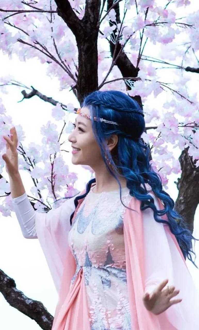 《幻城》中出了许多美女,有没有觉得白冰的"莲姬"很美的!