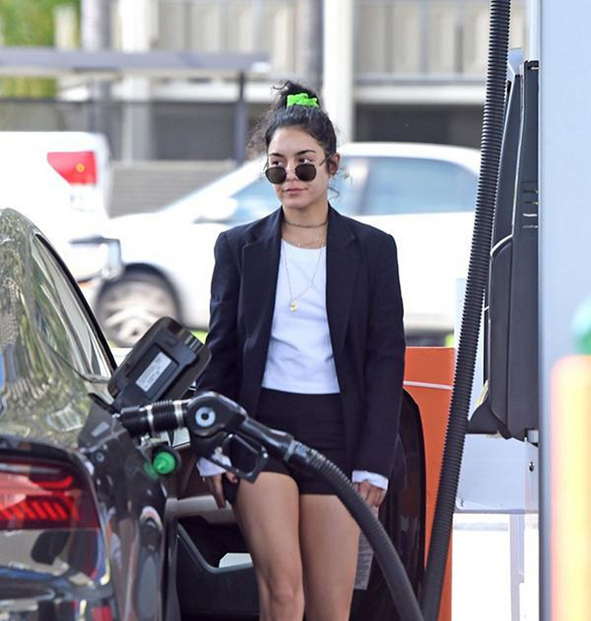 欧美街拍|维密呆拉皮衣 裙子又仙又酷,玛莎·亨特西装 牛仔帅气