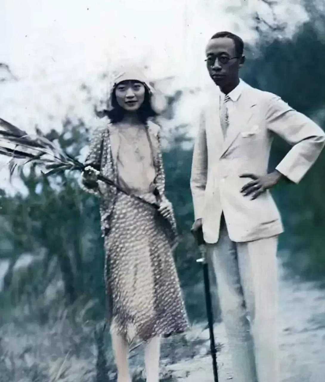 看看婉容和赙仪的照片,婉容因 吸鸦片变得太丑了,大家快看看吧![悠闲]