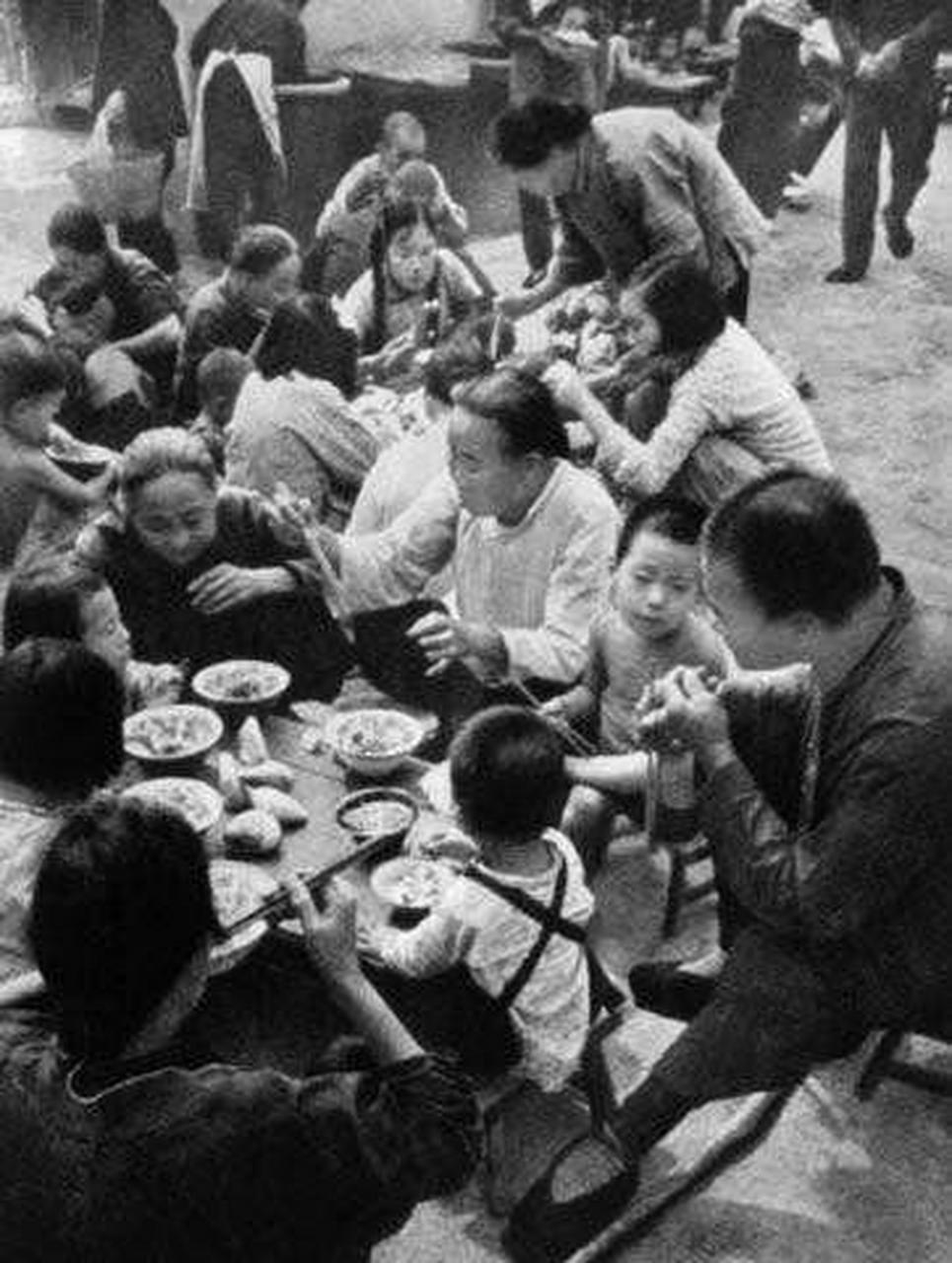 百家号星火计划# 1958年7月,人民公社正式出现在中国大地.