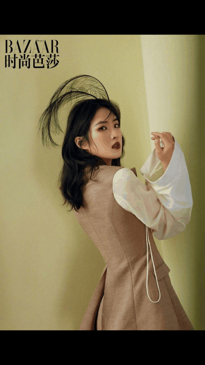 gif创作人# 3月3日,《时尚芭莎》官微分享了一组华为二公主姚安娜为