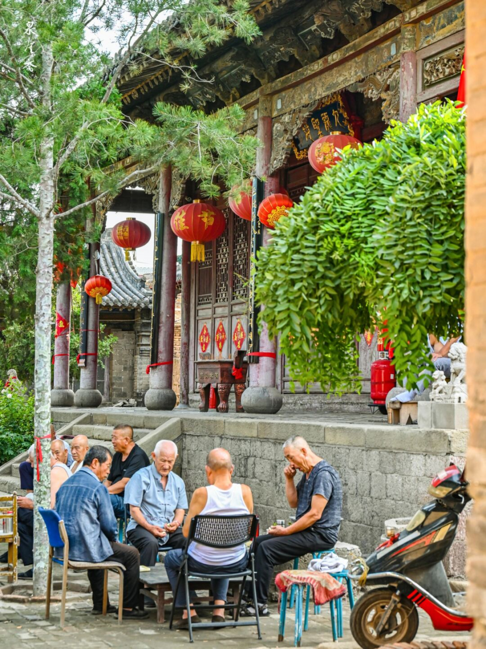 "活"在烟火气中的古建  古城营村位于新建明太原县城北部,西邻太原
