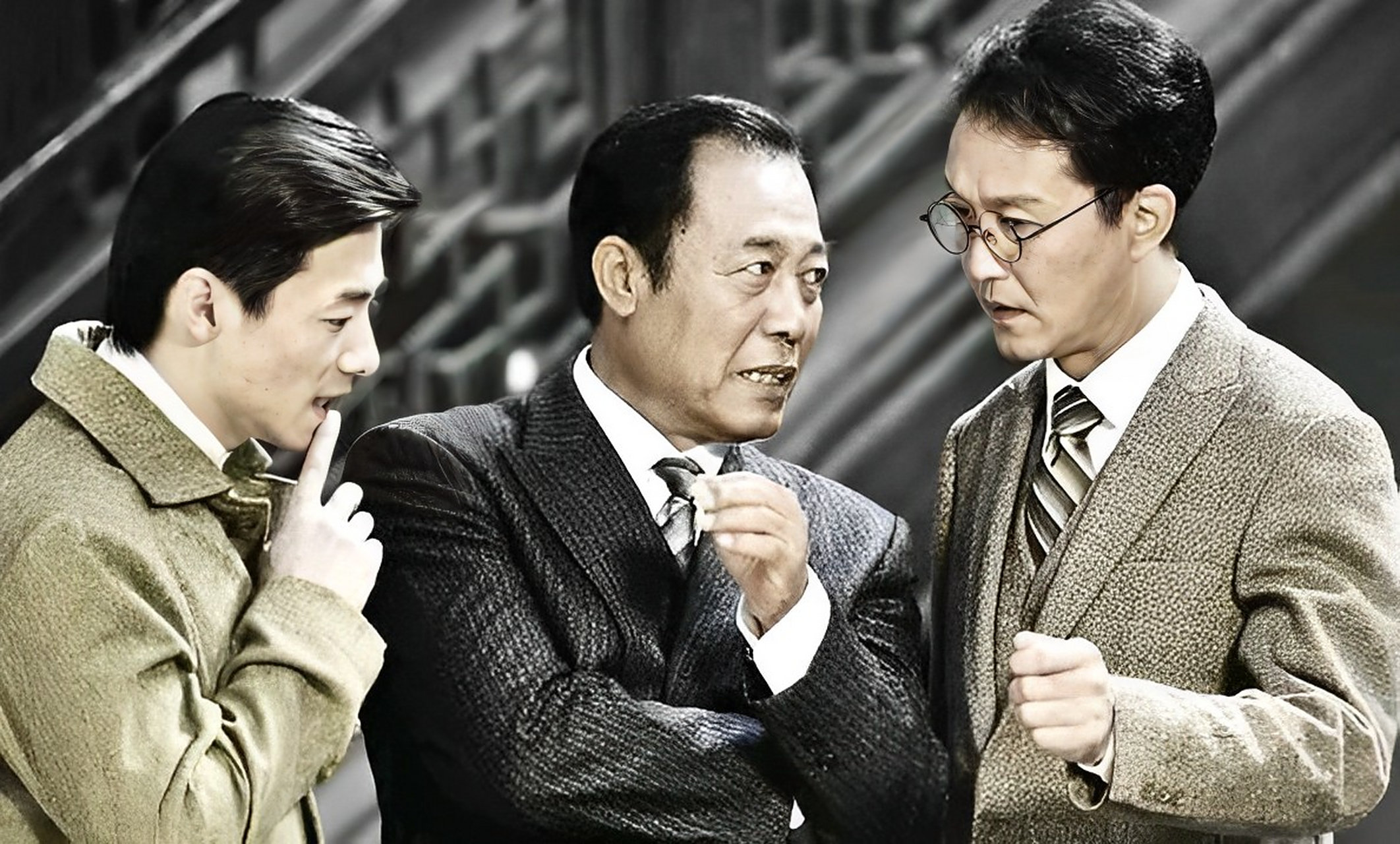 在拍摄电视剧《潜伏》时,有一场戏,孙红雷突然丢掉剧本,指着姚晨大声