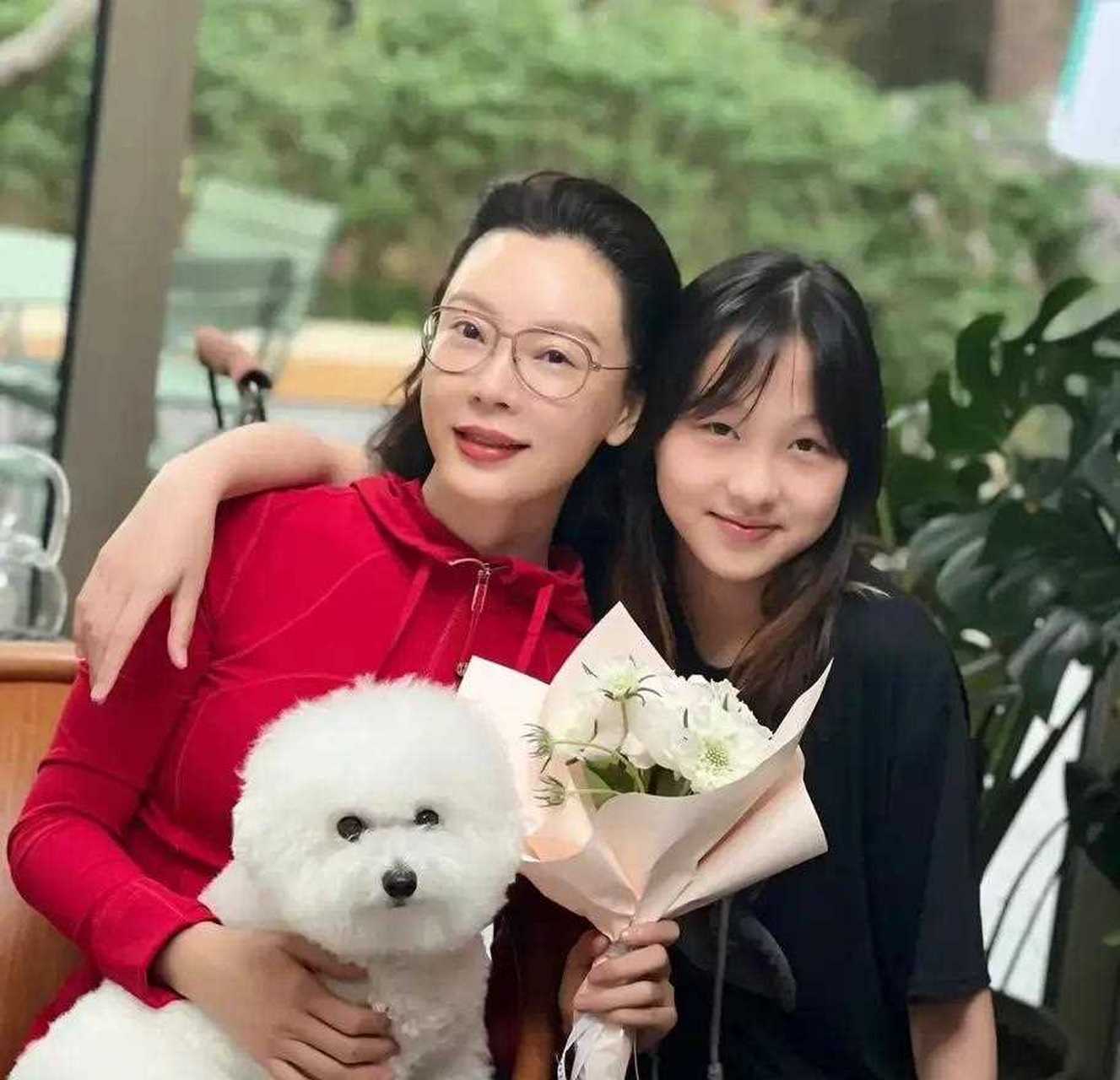 陈数为了全身心照顾丈夫赵胤胤与前妻的儿子,主动放弃生育,并对继子视