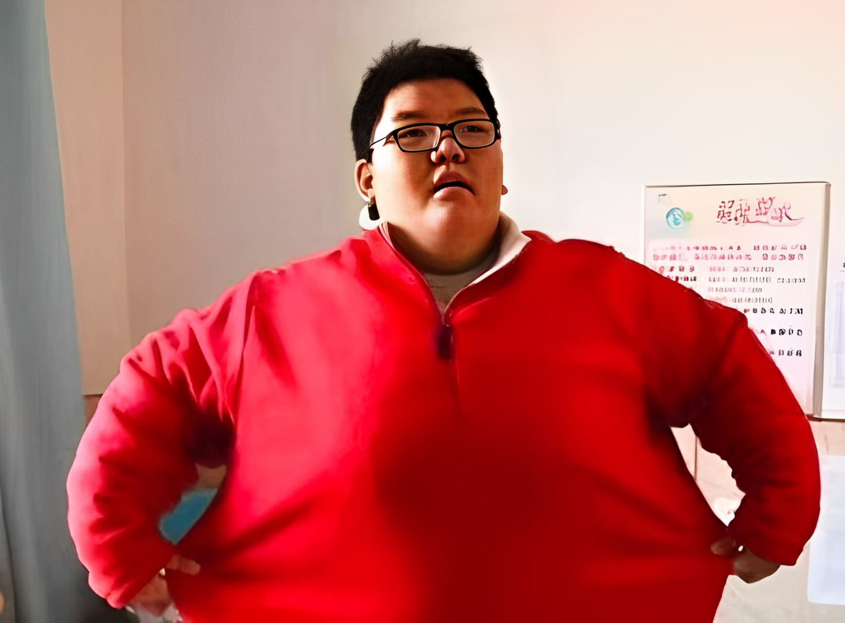 举重运动员,名叫才力,一生中获得了60多枚冠军奖牌.