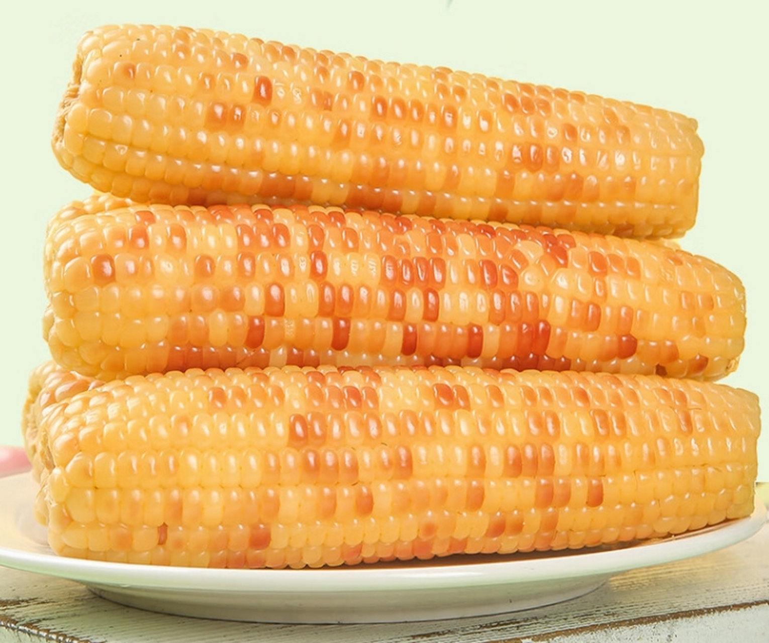 【云南西双版纳香糯小玉米,让你品尝到自然的美好】来自热带雨林的