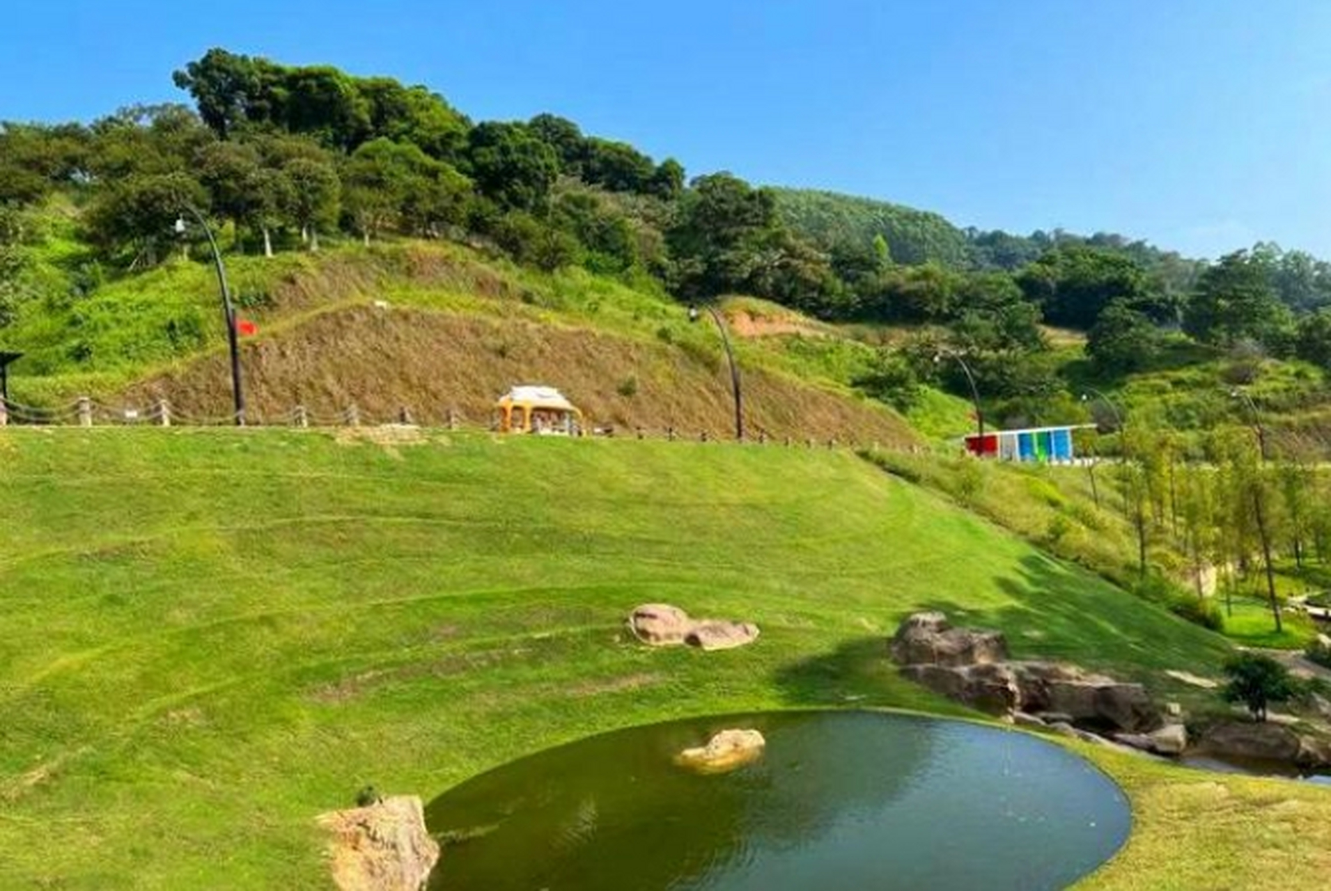 天人山水大地艺术园位于广州从化区太平镇,是广州一处风景秀丽的大型