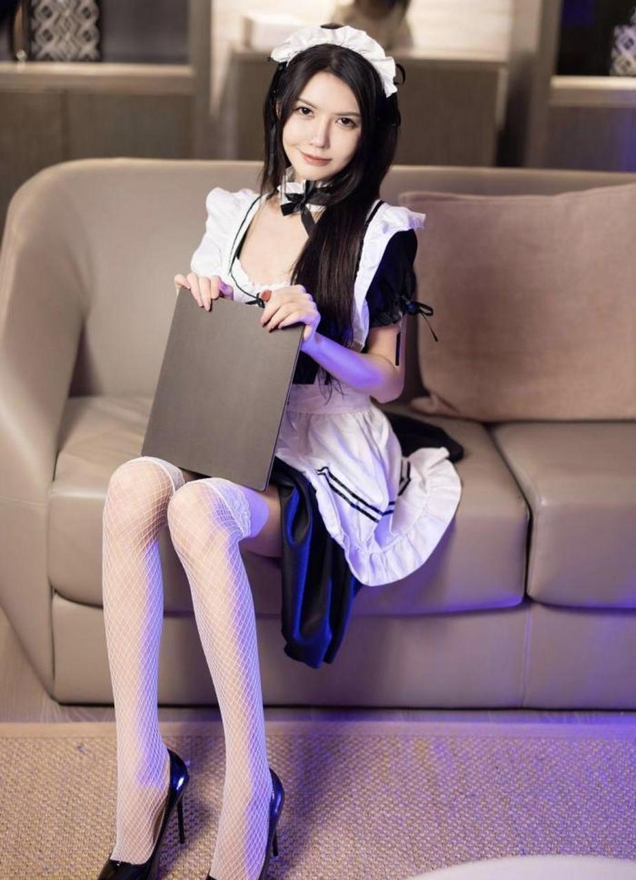 美女图集:白丝长筒袜清纯女仆,这样的女仆你家有吗?