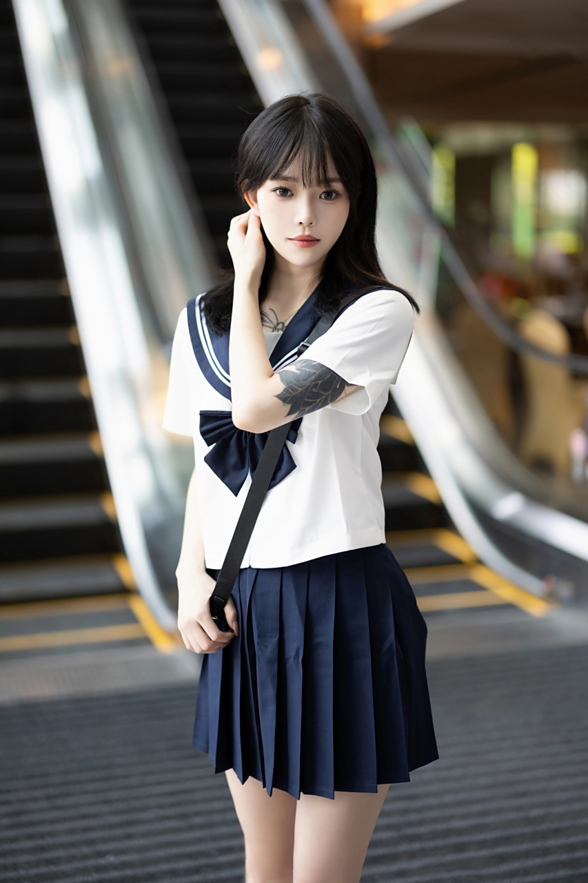 笑容清新,魅力迷人.时尚jk制服,展现自信与魅力.