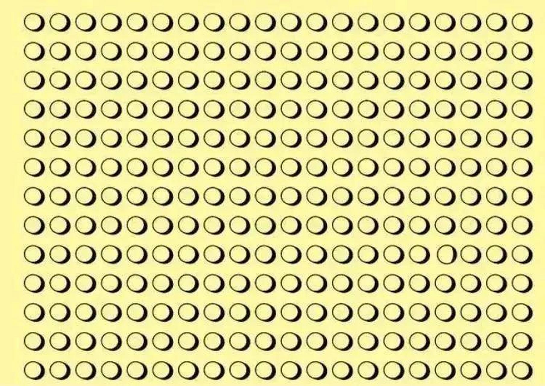 考眼力:图片中有一处不同,你能看见吗?能找到的绝对是火眼金睛!