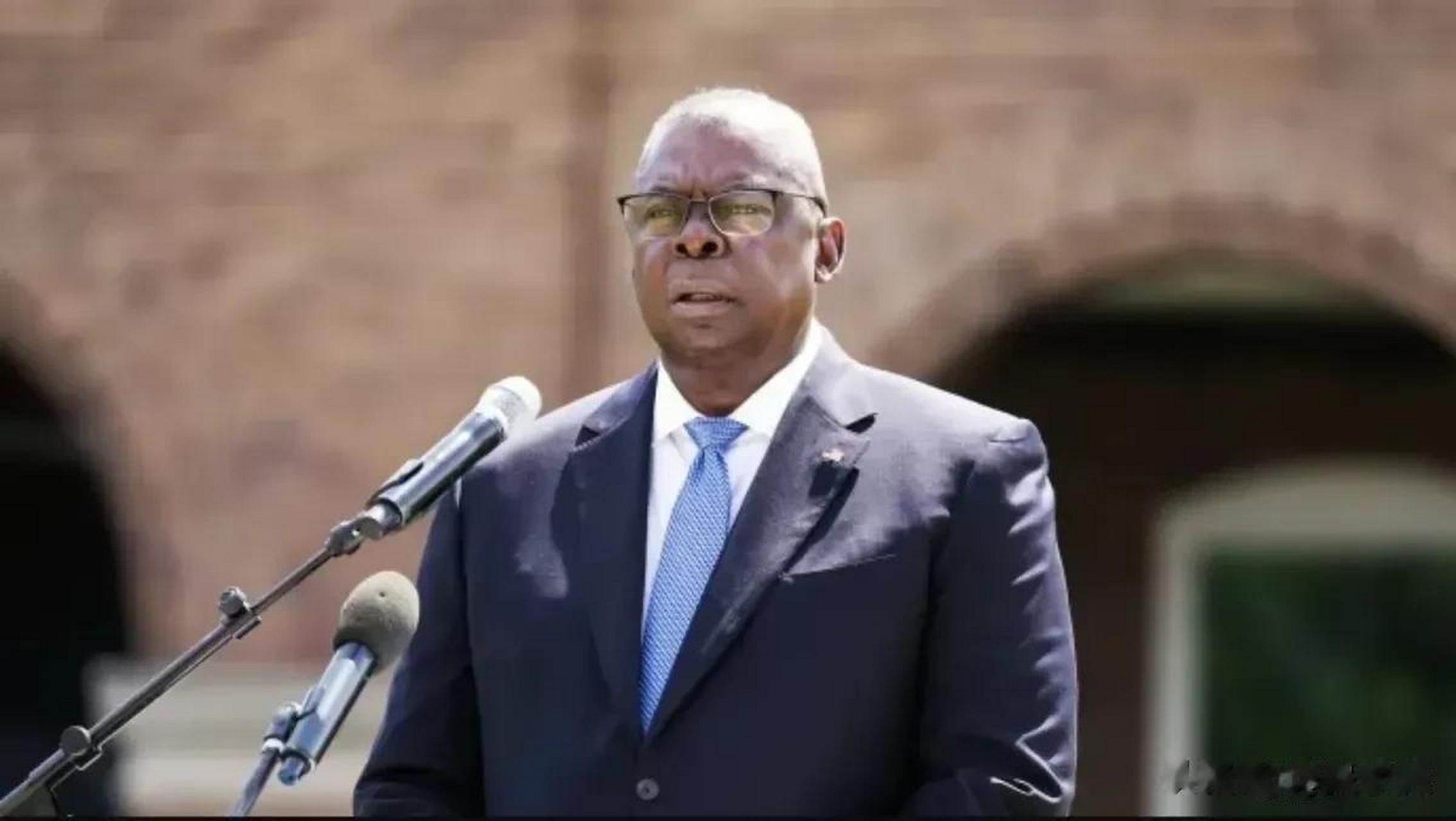 7月18日,美国国防部长奥斯汀在乌克兰公开演讲时说:俄乌冲突是一场