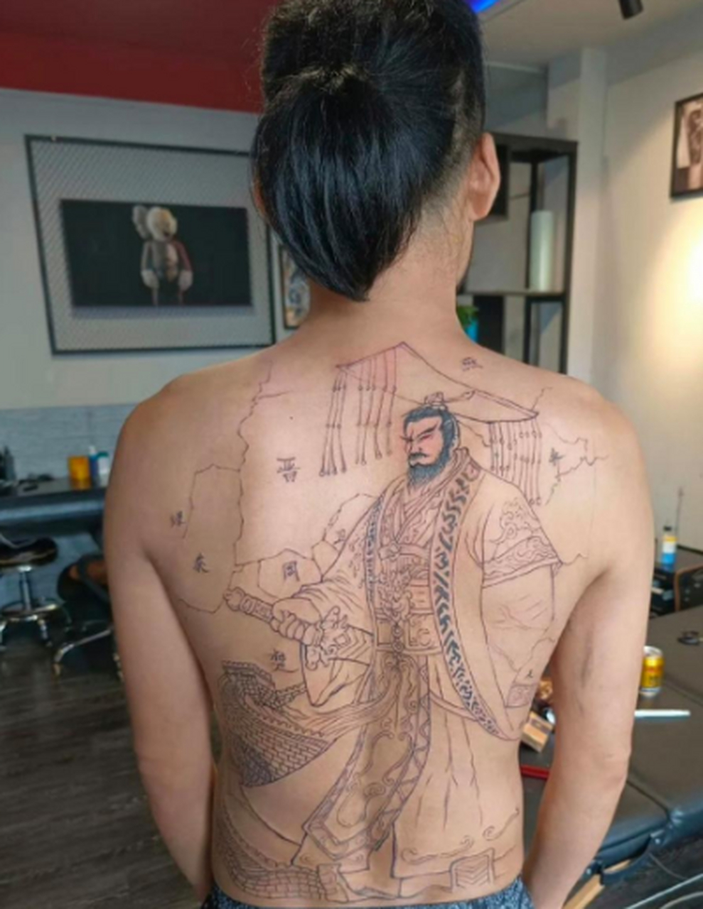 第一次见有人纹曹操,真是个野心勃勃的家伙,确实狠[赞同]