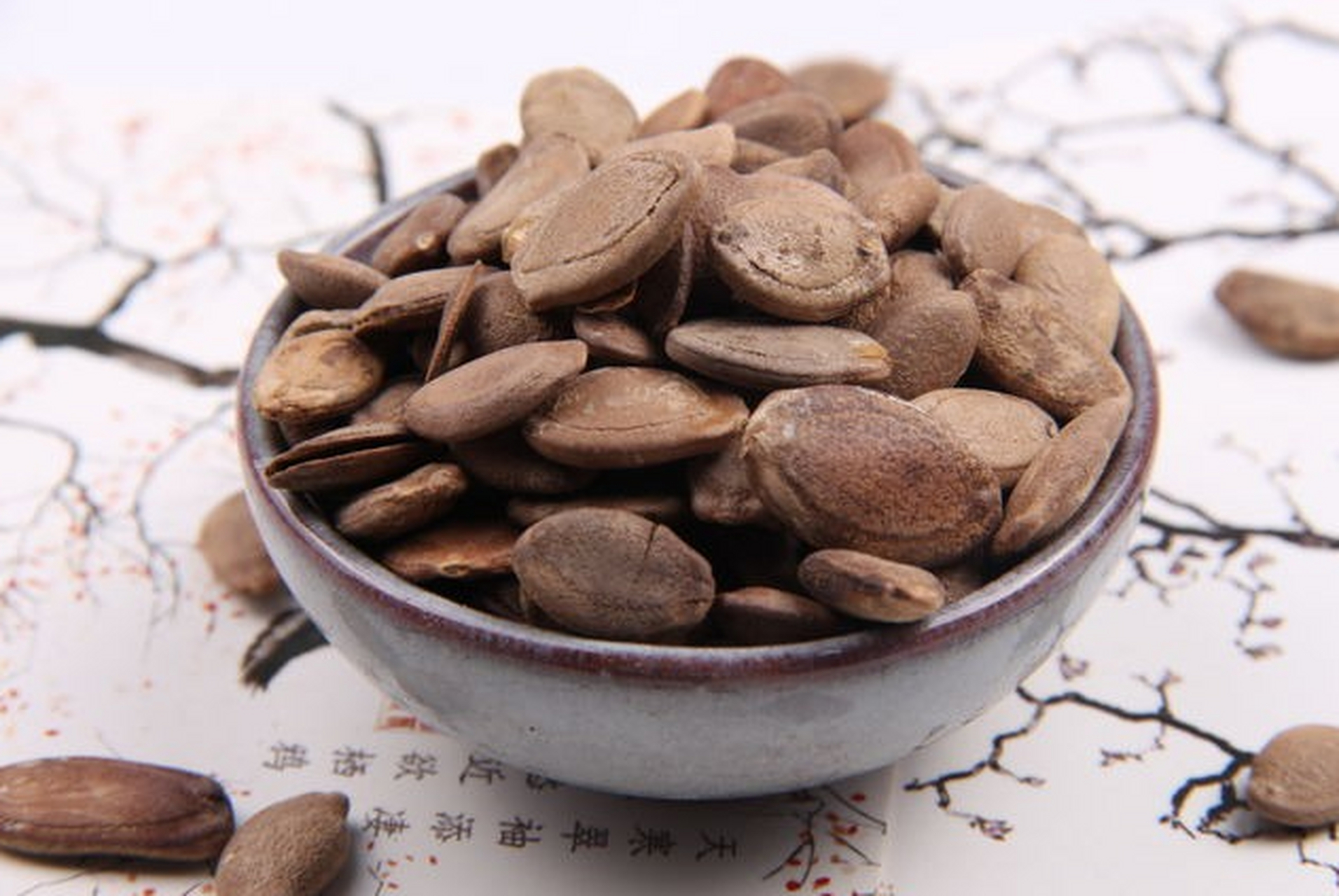 瓜蒌薤白白酒汤:治疗冠心病,心绞痛验方  组成:瓜蒌实,薤白,白酒