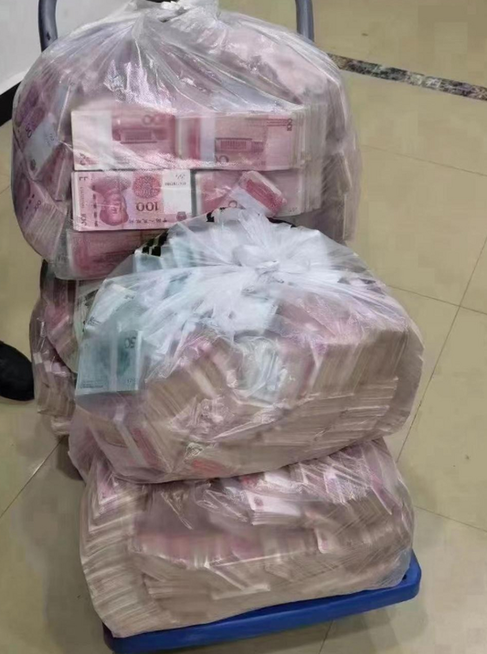 现金=现金巴士