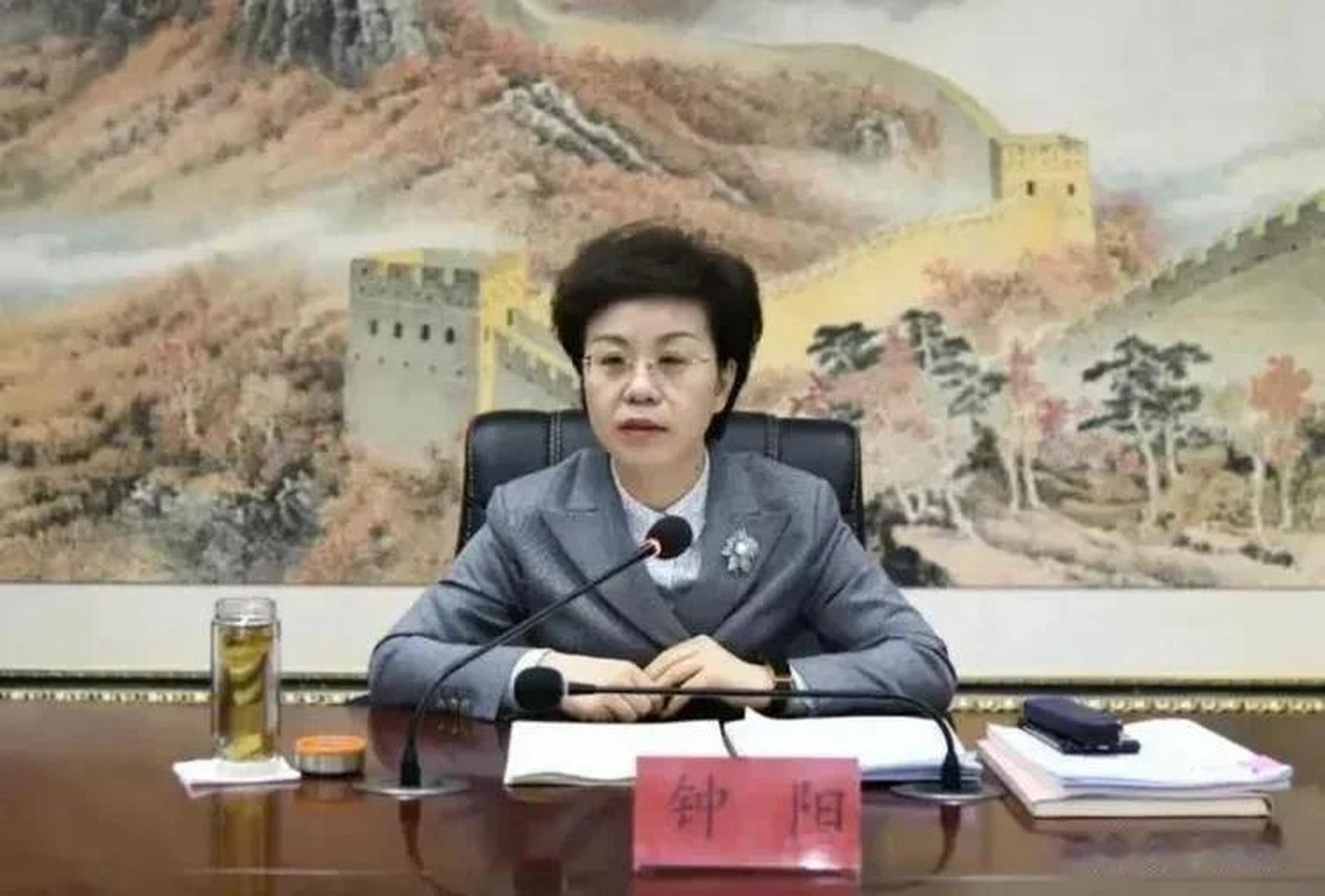 贵州省黔南州州长钟阳靠出卖肉体一路青云,握有实权