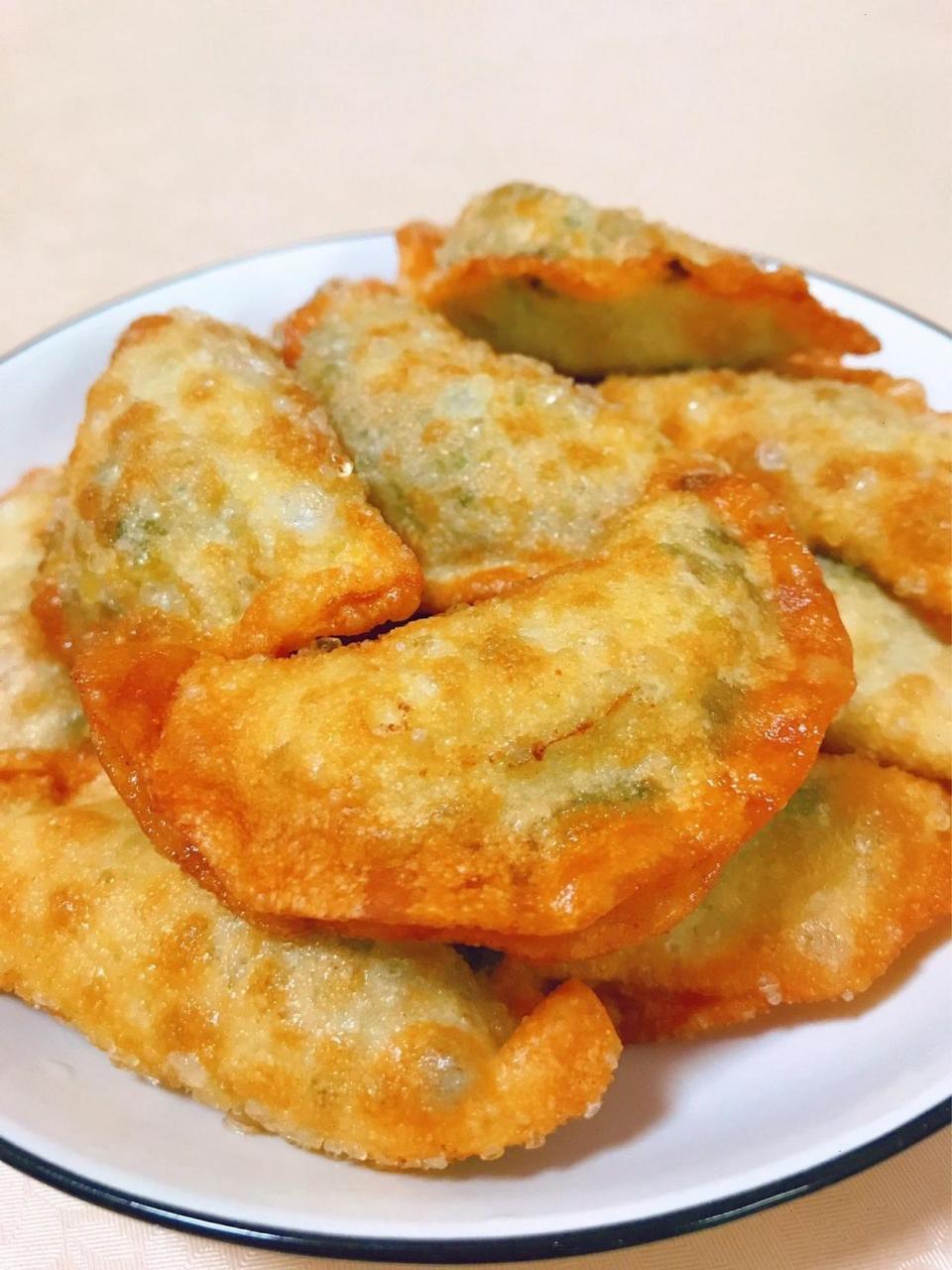 炸韭菜盒子|||一款可炸可煎可煮的快手餐  [饺子][饺子]美食[饺子]