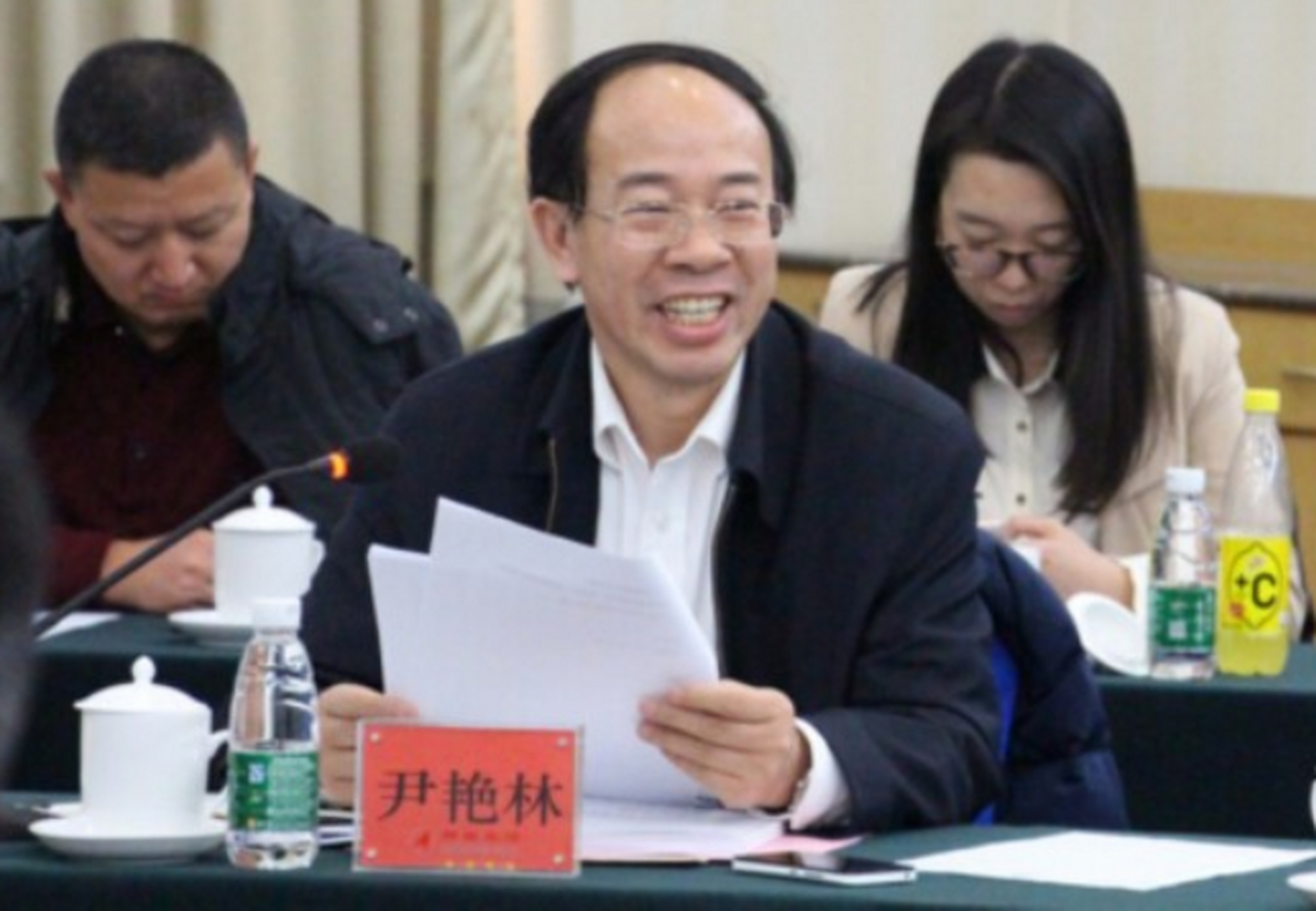 中央财办副主任尹艳林:我国经济已挺过了最困难时刻