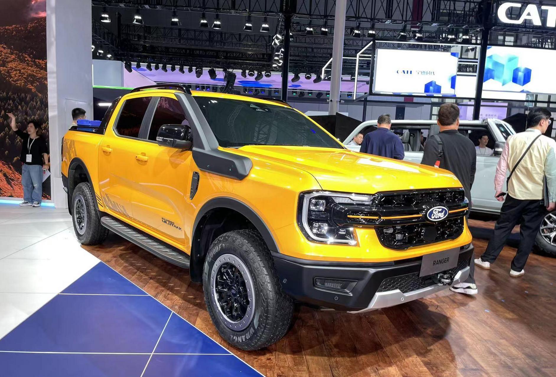 4月18日,国产江铃福特ranger在上海车展上正式亮相,新车来得有点猝不