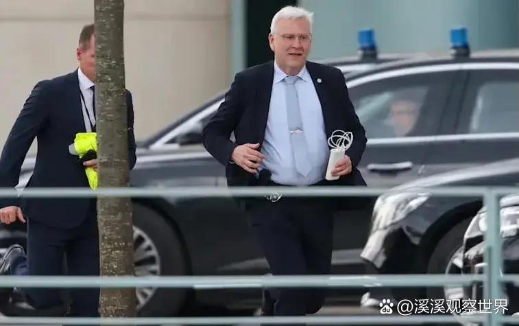 泽连斯基访德期间把手机落在了车上