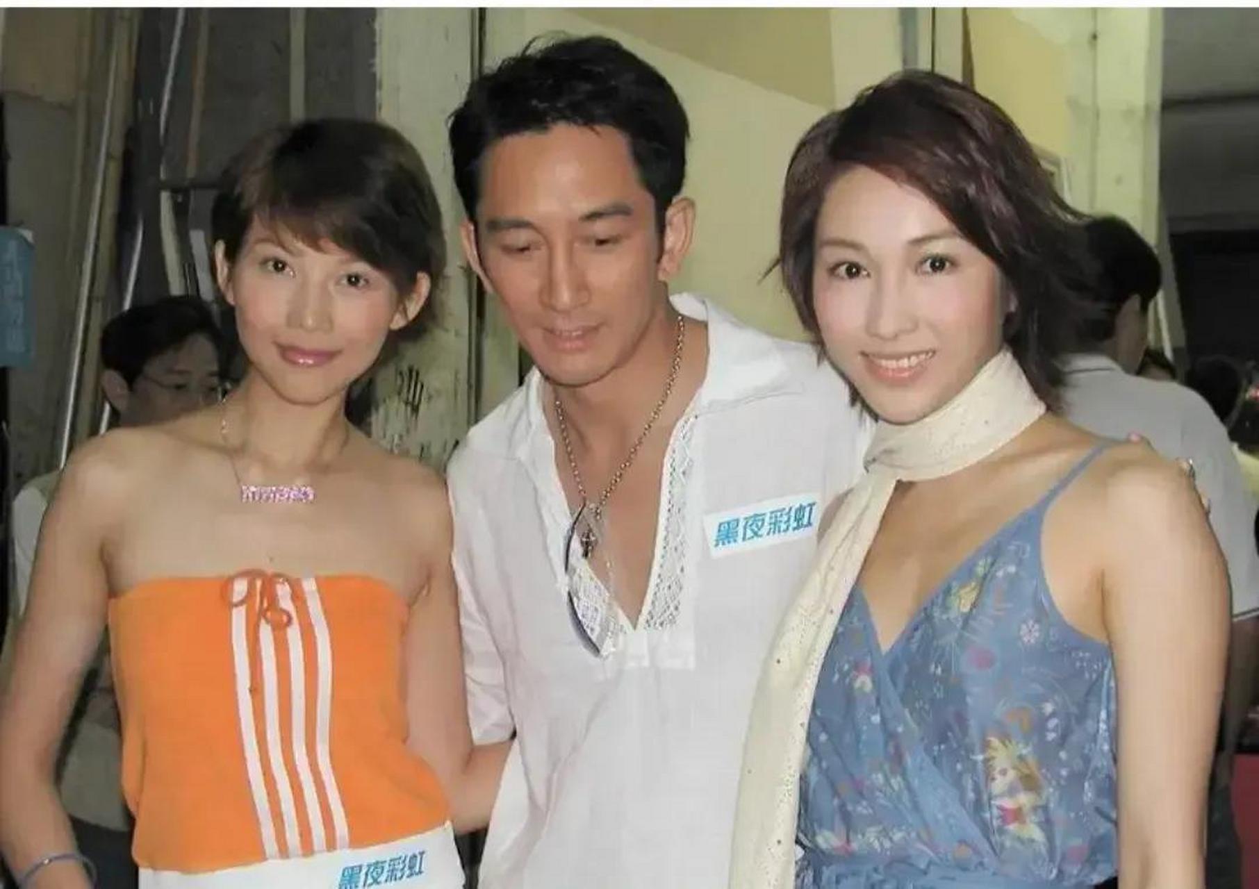 多年前,蔡少芬,吴启华和黎姿曾一起同框,这张照片令人回忆起那个年代