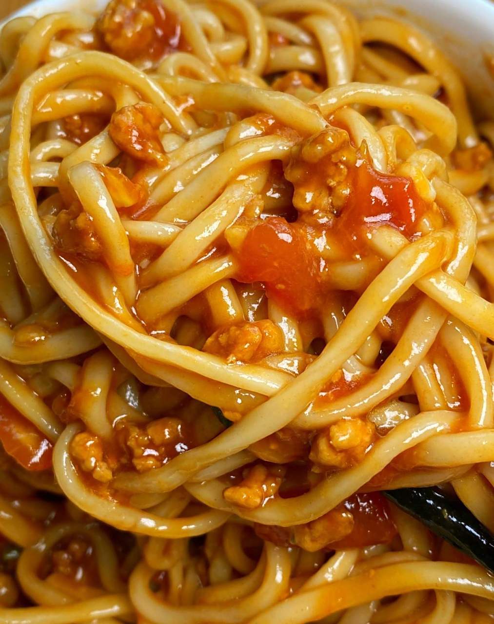 浓郁美味的茄汁肉酱拌面!