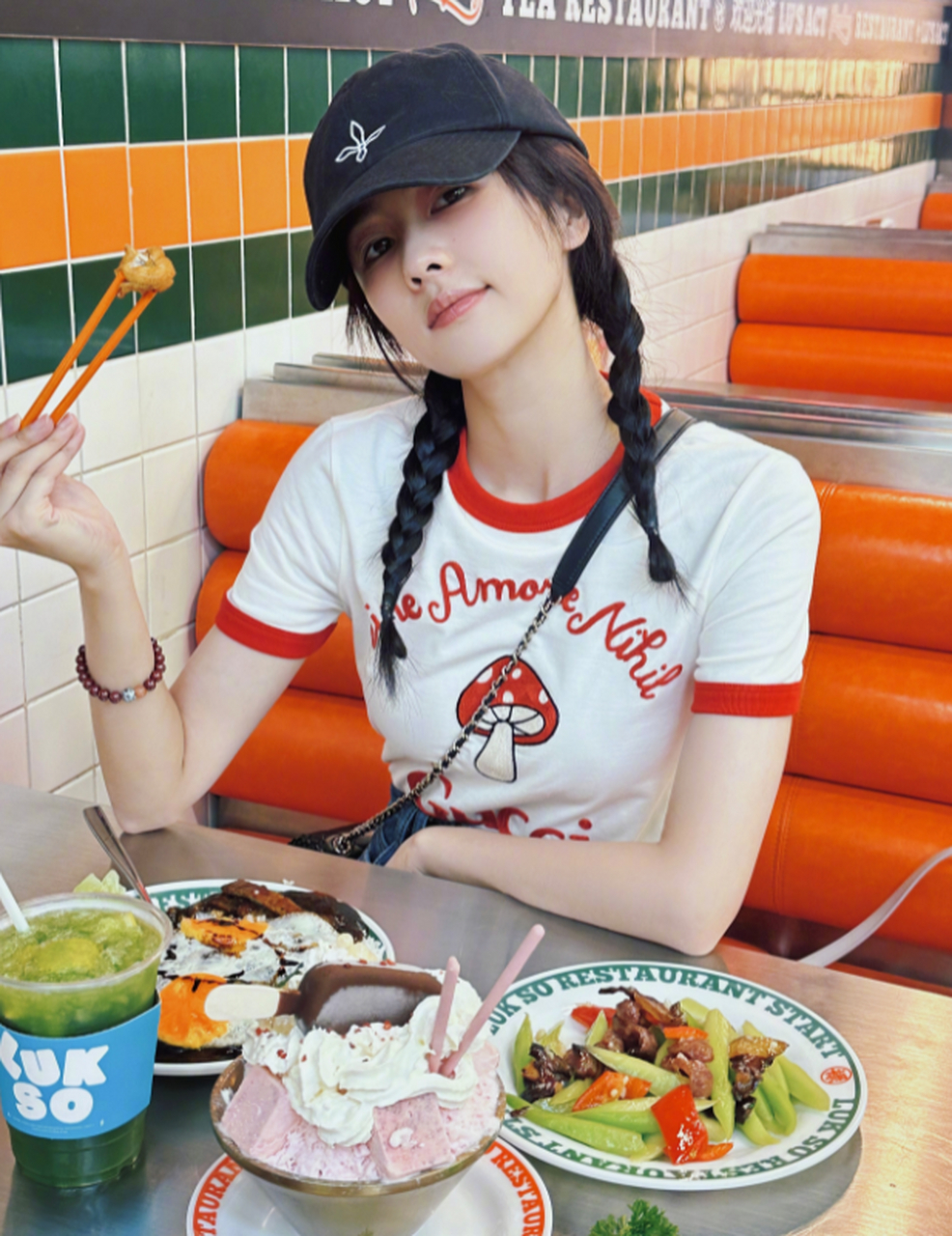 白鹿这一顿有木有馋了的,美女也有在好好吃饭哦 #白鹿