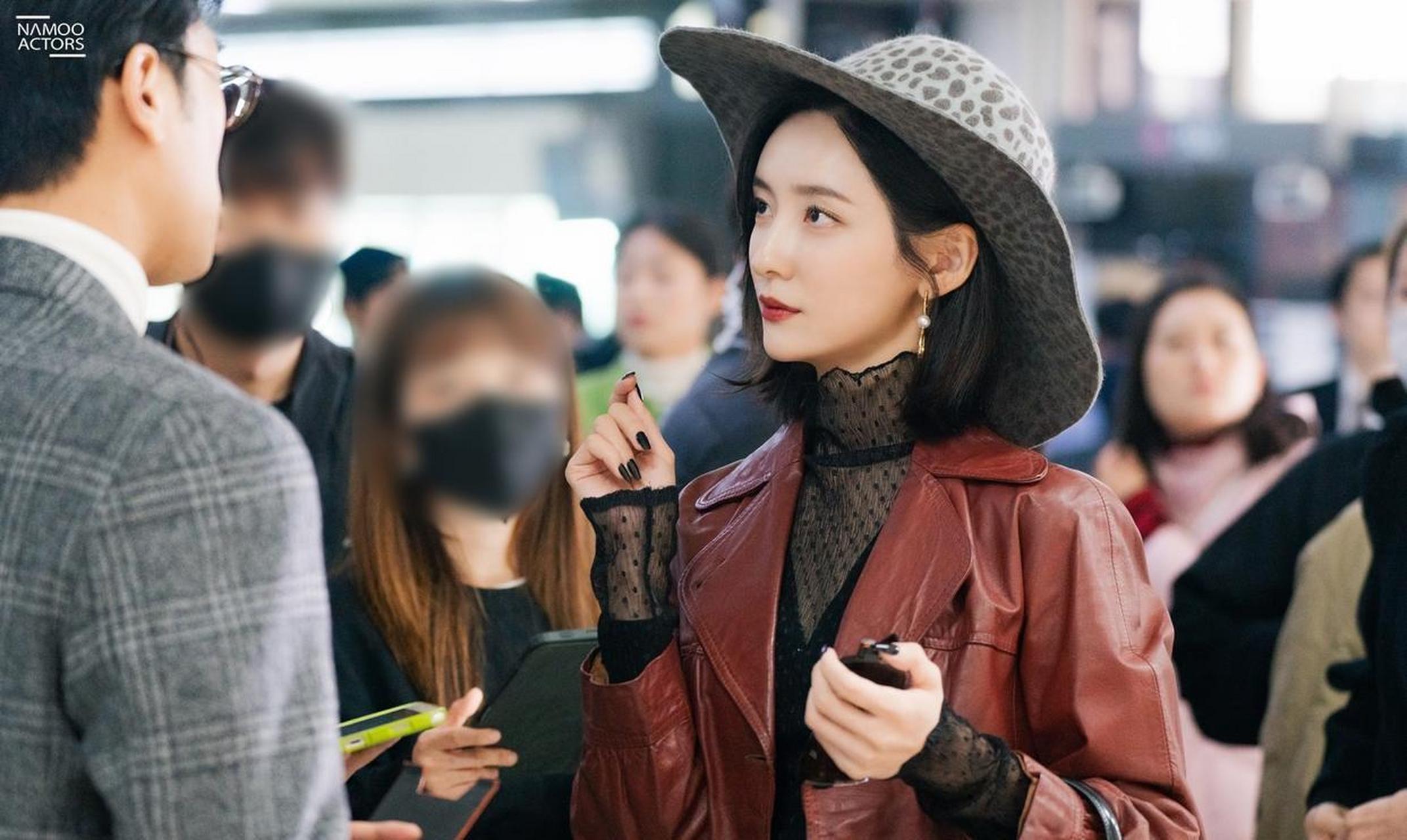 宋仲基《财阀家的小儿子》女二朴智炫最新剧照[比心]